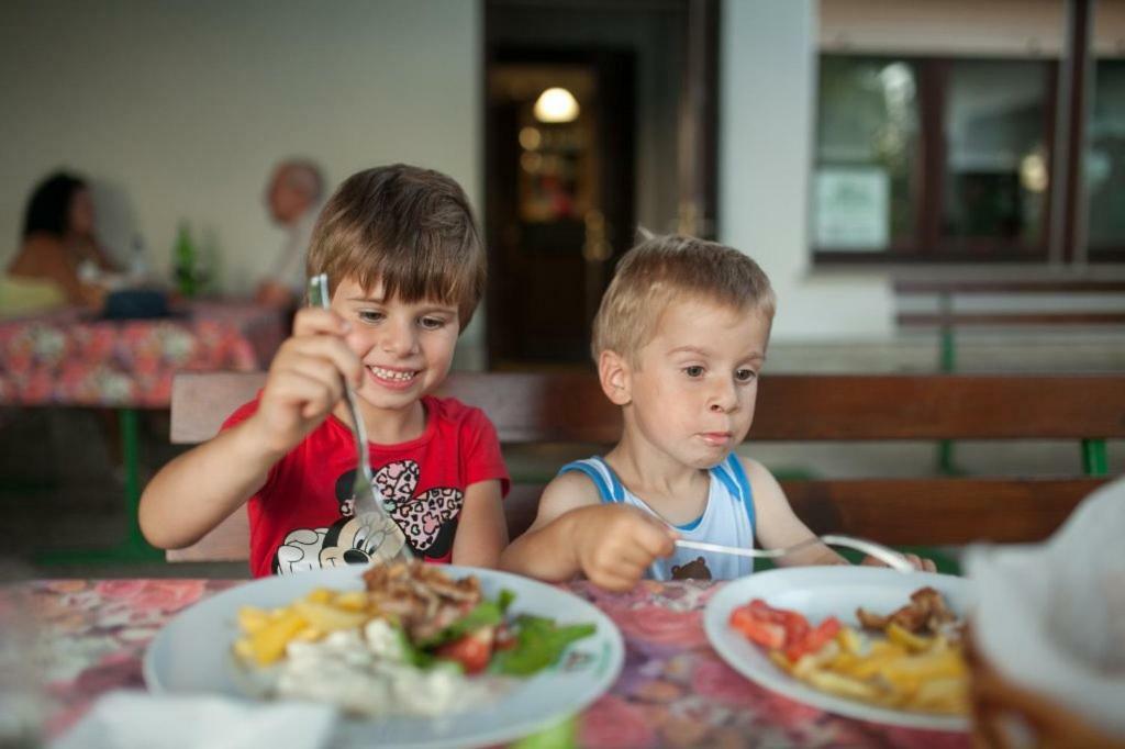 Janezinovi House Guest House Ratecevo Brdo ภายนอก รูปภาพ